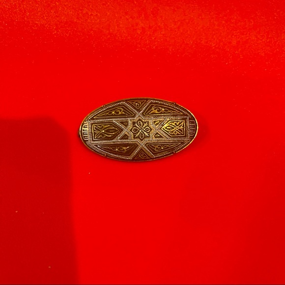 Vintage Jewelry - Vintage Gold Brooch with Design